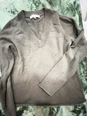 NakedCashmere Women's V-Neck Sweater in heather cocoa